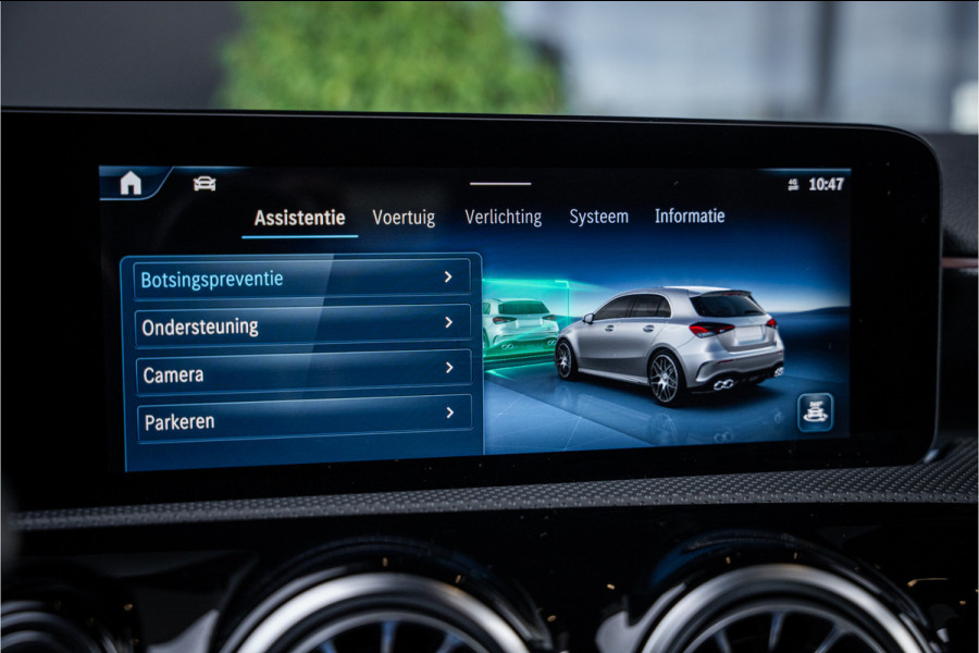 Mercedes-Benz A-Klasse AMG A35 4MATIC - Panorama | Burmester | Keyless | Camera | Stoelverwarming