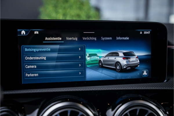 Mercedes-Benz A-Klasse AMG A35 4MATIC - Panorama | Burmester | Keyless | Camera | Stoelverwarming