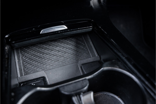 Mercedes-Benz A-Klasse AMG A35 4MATIC - Panorama | Burmester | Keyless | Camera | Stoelverwarming