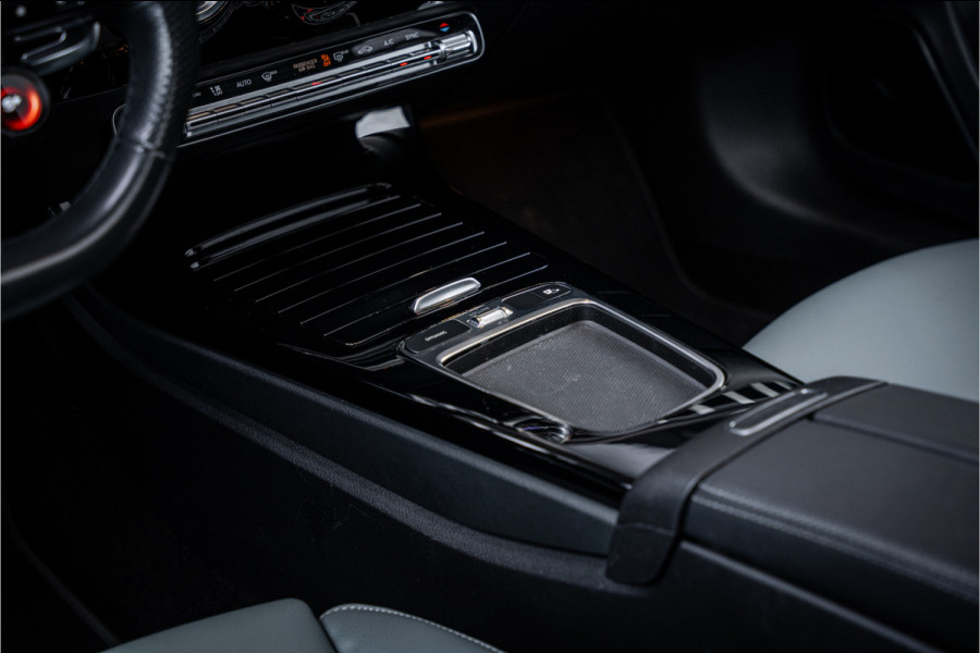 Mercedes-Benz A-Klasse AMG A35 4MATIC - Panorama | Burmester | Keyless | Camera | Stoelverwarming