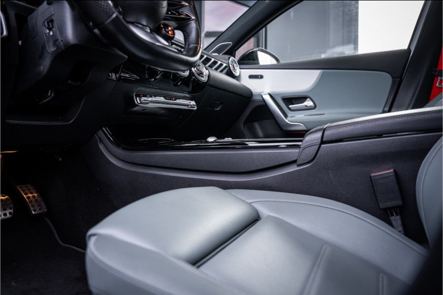 Mercedes-Benz A-Klasse AMG A35 4MATIC - Panorama | Burmester | Keyless | Camera | Stoelverwarming