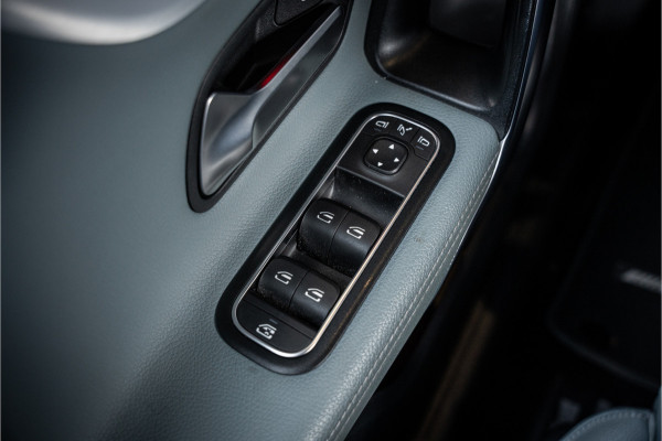 Mercedes-Benz A-Klasse AMG A35 4MATIC - Panorama | Burmester | Keyless | Camera | Stoelverwarming