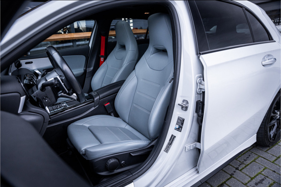 Mercedes-Benz A-Klasse AMG A35 4MATIC - Panorama | Burmester | Keyless | Camera | Stoelverwarming