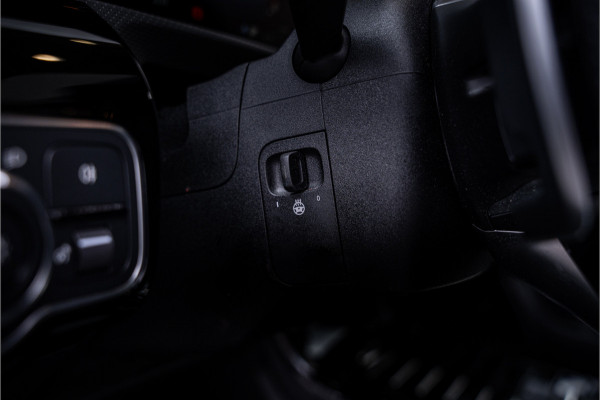 Mercedes-Benz A-Klasse AMG A35 4MATIC - Panorama | Burmester | Keyless | Camera | Stoelverwarming