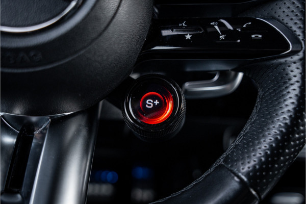 Mercedes-Benz A-Klasse AMG A35 4MATIC - Panorama | Burmester | Keyless | Camera | Stoelverwarming