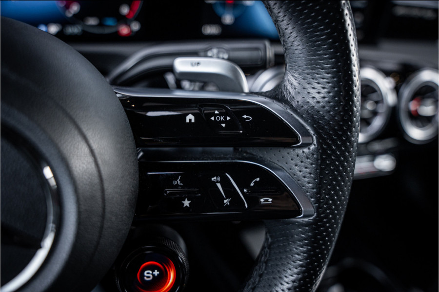 Mercedes-Benz A-Klasse AMG A35 4MATIC - Panorama | Burmester | Keyless | Camera | Stoelverwarming