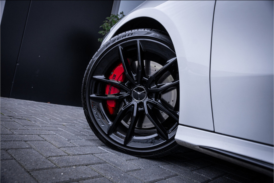 Mercedes-Benz A-Klasse AMG A35 4MATIC - Panorama | Burmester | Keyless | Camera | Stoelverwarming