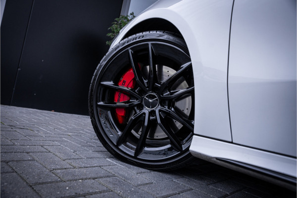 Mercedes-Benz A-Klasse AMG A35 4MATIC - Panorama | Burmester | Keyless | Camera | Stoelverwarming