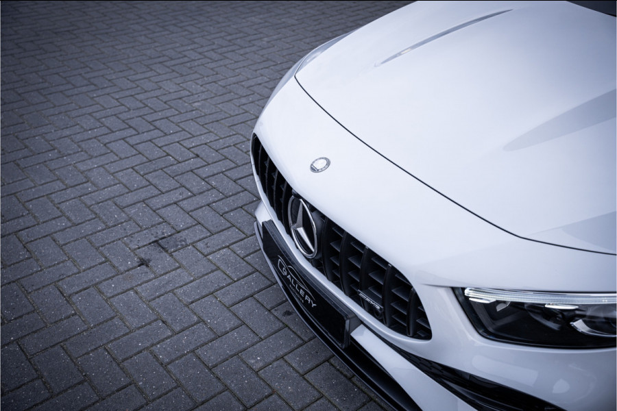 Mercedes-Benz A-Klasse AMG A35 4MATIC - Panorama | Burmester | Keyless | Camera | Stoelverwarming