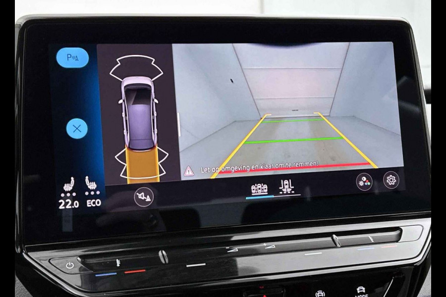 Volkswagen ID.3 First Plus 58 kWh | Stoelverwarming | Stuurverwarming | Camera | Adaptive Cruise Control | Navigatie | Standkachel | Keyless | Parkeersensoren | LED | Apple Carplay | BTW |