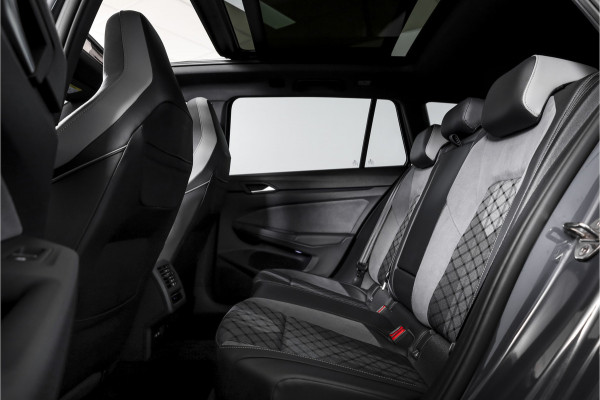 Volkswagen GOLF Variant 1.5 eTSI 150 PK R-Line - Automaat | S/K- Panodak | Dig. Cockpit | Adapt. Cruise | PDC | Camera | NAV + App. Connect | ECC | DAB | LM 18" |