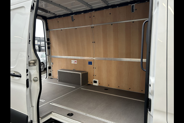 Mercedes-Benz Sprinter 317 CDI L2 H2 MBUX / 360 Camera / Navigatie / Parkeersensoren / Cruise control / Airco / 270 Graden achterdeuren