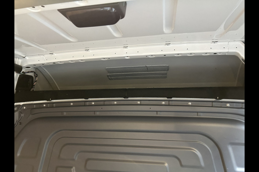 Mercedes-Benz Sprinter 317 CDI L2 H2 MBUX / 360 Camera / Navigatie / Parkeersensoren / Cruise control / Airco / 270 Graden achterdeuren