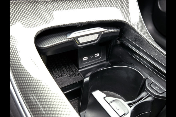 Mercedes-Benz C-Klasse Estate 300 e AMG Plug-In Hybride AMG Line | Night Pakket | Panorama Schuif-Kanteldak | Alarm Klasse 3 | KeyLess-Go | Easy Pack Achterklep. Inclusief 48 maanden Mercedes-Benz Certified garantie voor Europa.