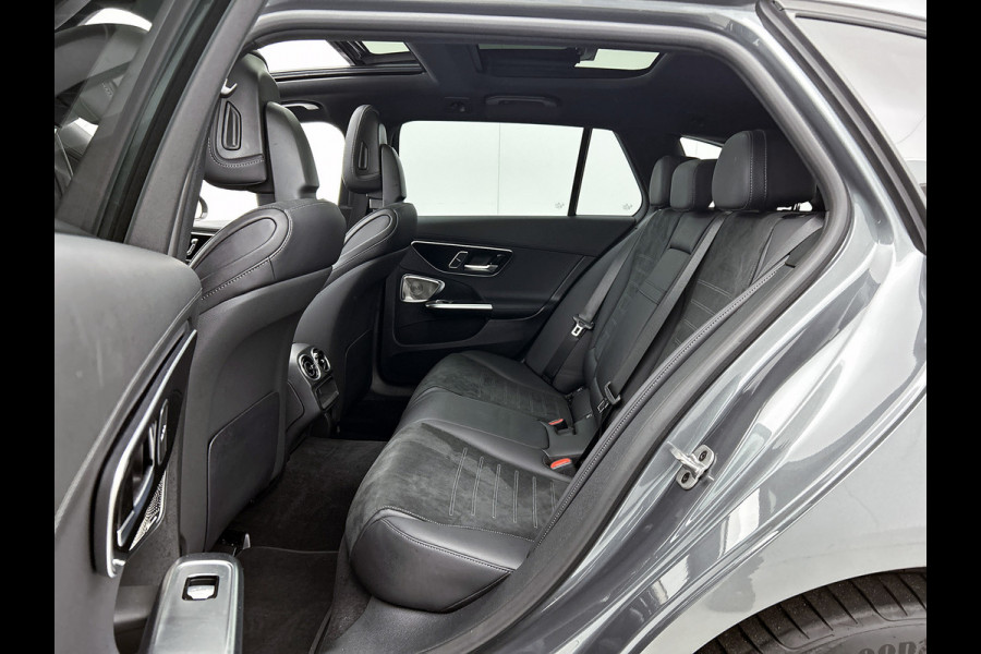 Mercedes-Benz C-Klasse Estate 300 e AMG Plug-In Hybride AMG Line | Night Pakket | Panorama Schuif-Kanteldak | Alarm Klasse 3 | KeyLess-Go | Easy Pack Achterklep. Inclusief 48 maanden Mercedes-Benz Certified garantie voor Europa.