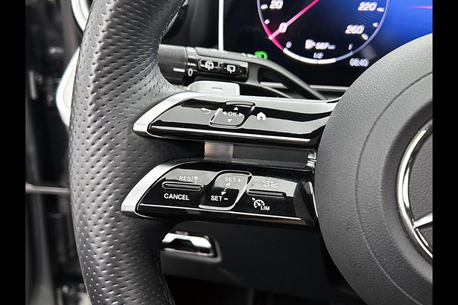 Mercedes-Benz C-Klasse Estate 300 e AMG Plug-In Hybride AMG Line | Night Pakket | Panorama Schuif-Kanteldak | Alarm Klasse 3 | KeyLess-Go | Easy Pack Achterklep. Inclusief 48 maanden Mercedes-Benz Certified garantie voor Europa.