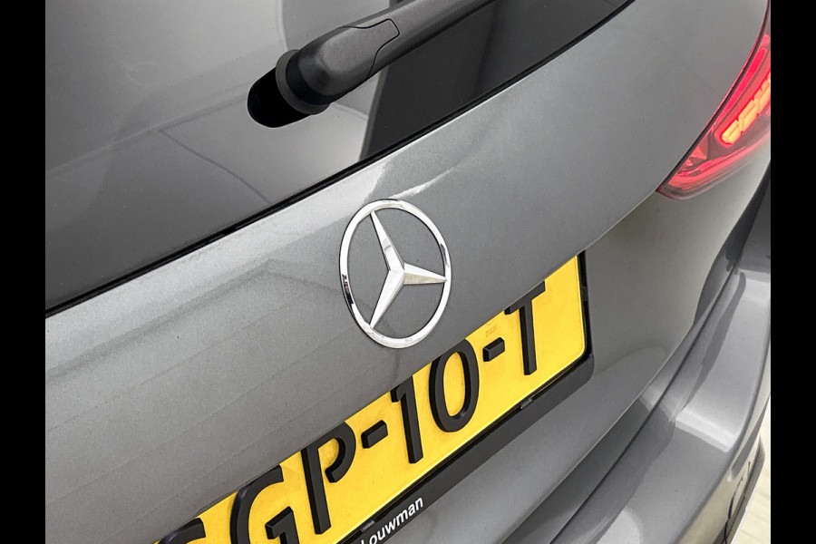 Mercedes-Benz C-Klasse Estate 300 e AMG Plug-In Hybride AMG Line | Night Pakket | Panorama Schuif-Kanteldak | Alarm Klasse 3 | KeyLess-Go | Easy Pack Achterklep. Inclusief 48 maanden Mercedes-Benz Certified garantie voor Europa.