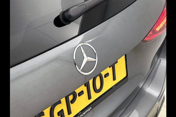 Mercedes-Benz C-Klasse Estate 300 e AMG Plug-In Hybride AMG Line | Night Pakket | Panorama Schuif-Kanteldak | Alarm Klasse 3 | KeyLess-Go | Easy Pack Achterklep. Inclusief 48 maanden Mercedes-Benz Certified garantie voor Europa.