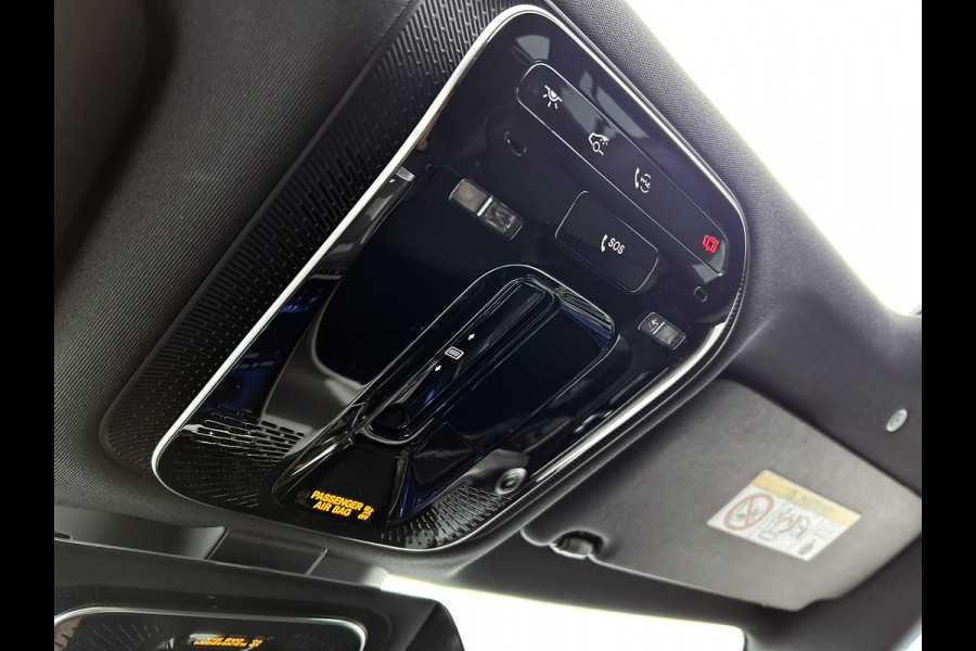 Mercedes-Benz C-Klasse Estate 300 e AMG Plug-In Hybride AMG Line | Night Pakket | Panorama Schuif-Kanteldak | Alarm Klasse 3 | KeyLess-Go | Easy Pack Achterklep. Inclusief 48 maanden Mercedes-Benz Certified garantie voor Europa.