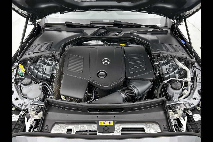 Mercedes-Benz C-Klasse Estate 300 e AMG Plug-In Hybride AMG Line | Night Pakket | Panorama Schuif-Kanteldak | Alarm Klasse 3 | KeyLess-Go | Easy Pack Achterklep. Inclusief 48 maanden Mercedes-Benz Certified garantie voor Europa.