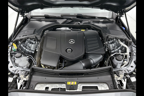 Mercedes-Benz C-Klasse Estate 300 e AMG Plug-In Hybride AMG Line | Night Pakket | Panorama Schuif-Kanteldak | Alarm Klasse 3 | KeyLess-Go | Easy Pack Achterklep. Inclusief 48 maanden Mercedes-Benz Certified garantie voor Europa.