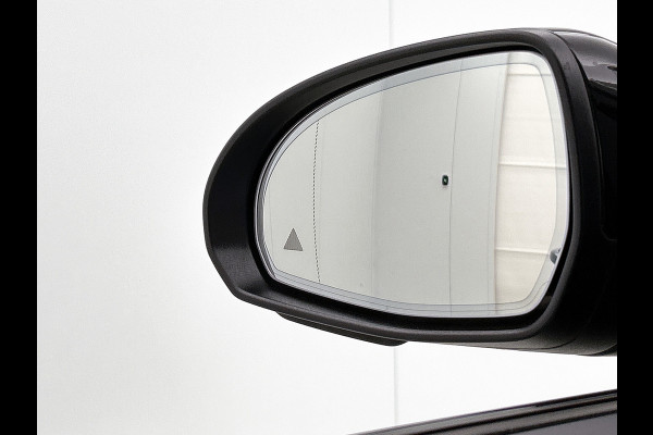 Mercedes-Benz C-Klasse Estate 300 e AMG Plug-In Hybride AMG Line | Night Pakket | Panorama Schuif-Kanteldak | Alarm Klasse 3 | KeyLess-Go | Easy Pack Achterklep. Inclusief 48 maanden Mercedes-Benz Certified garantie voor Europa.