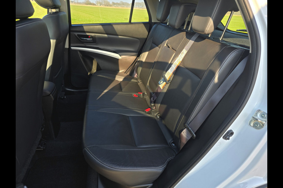 Suzuki S-Cross 1.4 Boosterjet AllGrip 4WD Style Smart Hybrid - 130 Pk - Automaat - Navi - Camera - Stoelverwarming