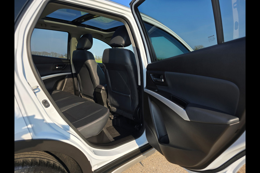 Suzuki S-Cross 1.4 Boosterjet AllGrip 4WD Style Smart Hybrid - 130 Pk - Automaat - Navi - Camera - Stoelverwarming