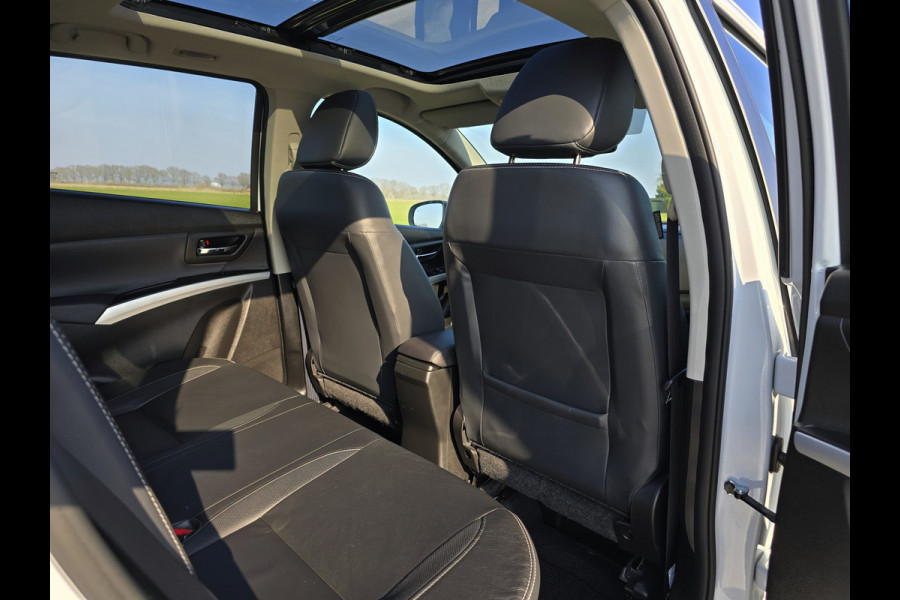 Suzuki S-Cross 1.4 Boosterjet AllGrip 4WD Style Smart Hybrid - 130 Pk - Automaat - Navi - Camera - Stoelverwarming