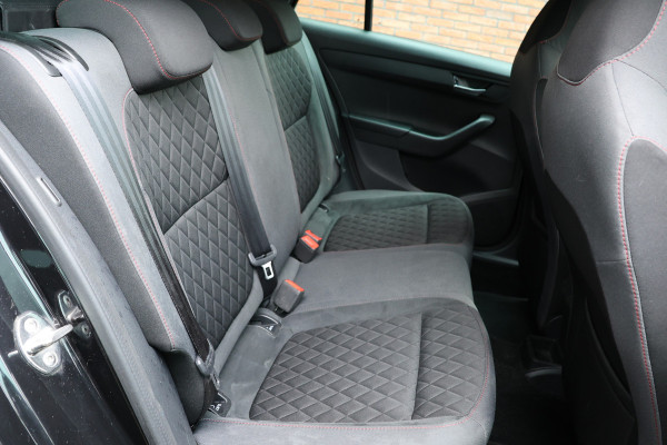 Škoda Fabia Combi 1.0 TSI Monte Carlo | CarPlay | PDC | LED | Trekhaak | Climatronic | LM Velgen | Sport stoelen | Nieuwe APK | NAP Logisch