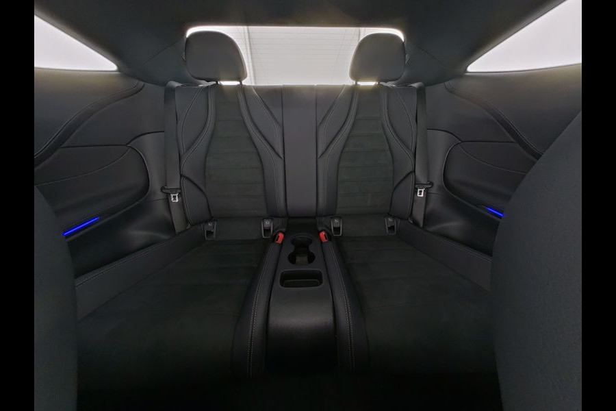Mercedes-Benz CLE Coupé 300 e AMG Plug-In Hybride AMG Line Premium Plus | Night Pakket | Trekhaak | Distronic | Panorama Schuif-Kanteldak | Stuur en Stoelverwarming. Inclusief 24 maanden MB Certified garantie voor Europa.