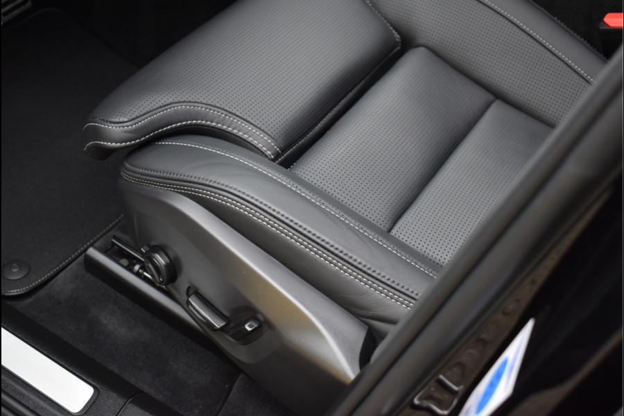 Volvo XC60 2.0 Recharge T8 AWD R-Design 455 Pk Pano Luchtvering Trekhaak Keyless Leder 21 Inch