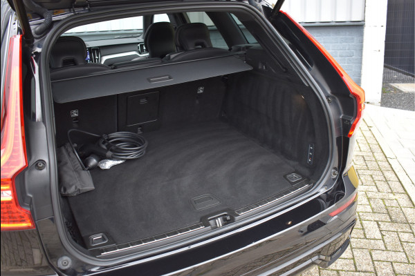 Volvo XC60 2.0 Recharge T8 AWD R-Design 455 Pk Pano Luchtvering Trekhaak Keyless Leder 21 Inch
