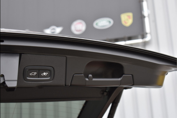 Volvo XC60 2.0 Recharge T8 AWD R-Design 455 Pk Pano Luchtvering Trekhaak Keyless Leder 21 Inch