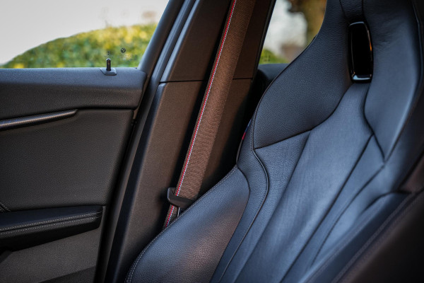 BMW 1-serie M135i xDrive High Executive Edition