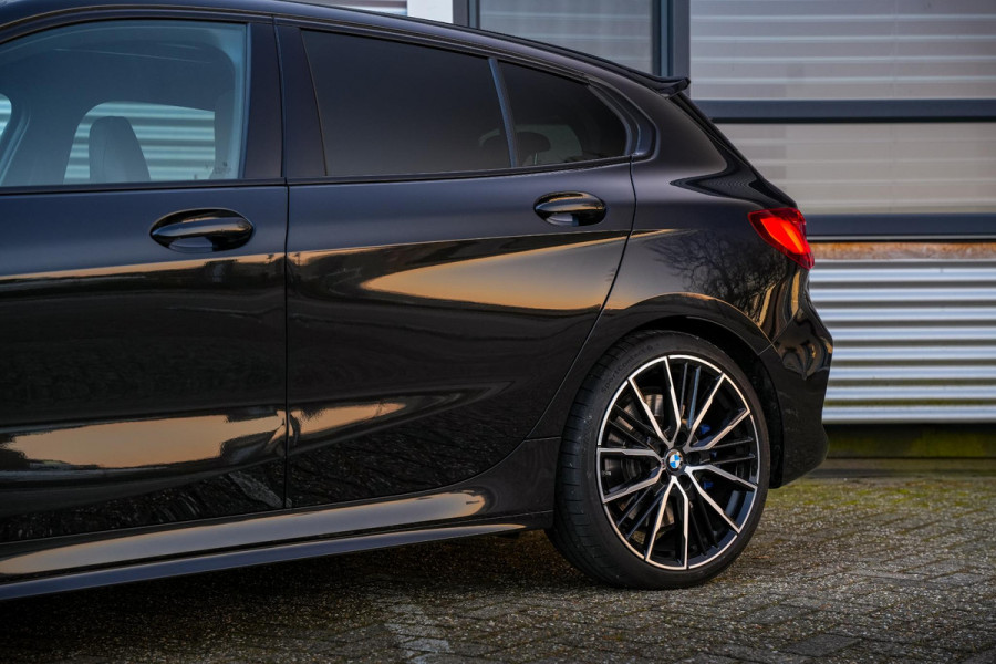 BMW 1-serie M135i xDrive High Executive Edition