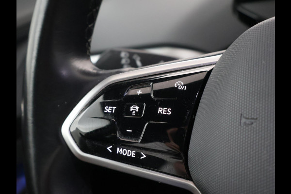 Volkswagen ID.4 First 77 kWh 1st EDITION + WEGKL. TREKHAAK | 20 INCH | CAMERA | STOELVERW. | APPLE CARPLAY