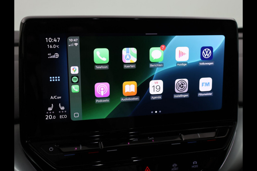Volkswagen ID.4 First 77 kWh 1st EDITION + WEGKL. TREKHAAK | 20 INCH | CAMERA | STOELVERW. | APPLE CARPLAY