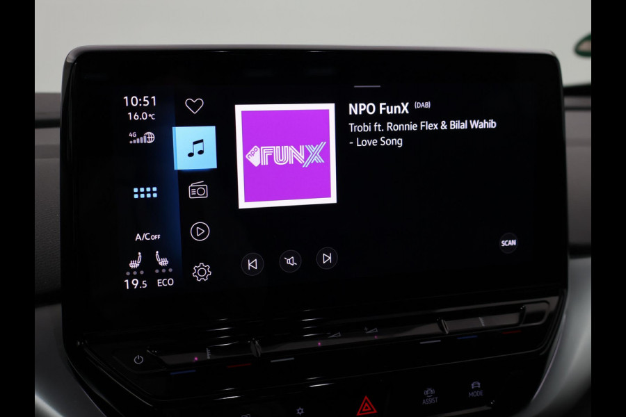 Volkswagen ID.4 First 77 kWh 1st EDITION + WEGKL. TREKHAAK | 20 INCH | CAMERA | STOELVERW. | APPLE CARPLAY