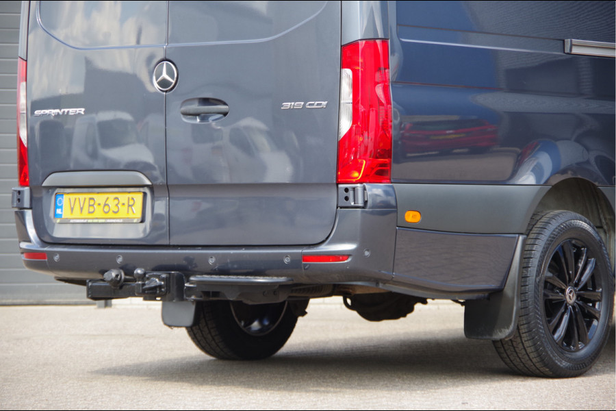 Mercedes-Benz Sprinter 319 3.0 CDI V6 L3H2 AUT. LED, LEDER, 3.5T TREKHAAK, CRUISE, MBUX, CAMERA, STANDKACHEL, CLIMA, APPLE CARPLAY/ANDROID AUTO, PARKEE