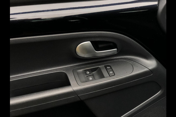 Volkswagen up! 1.0 RIJKLAAR! | Airco, Bluetooth, DAB Radio, El. Ramen | NAP |