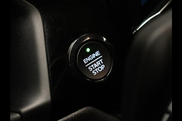 Ford Fiesta 1.1 Sport (APPLE CARPLAY,NAVI,LED,PDC,LANE ASSIST,DAB,BLUETOOTH,SPORTSTOELEN,LM VELGEN,NIEUWE APK,NETTE STAAT)