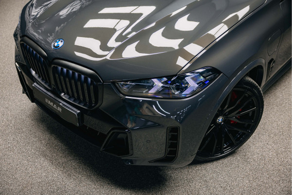 BMW X5 xDrive50e | Luxe stoelen | Luchtvering | Dravit Grau | Trekhaak | Stuur en stoelverwarming | Harman/Kardon |