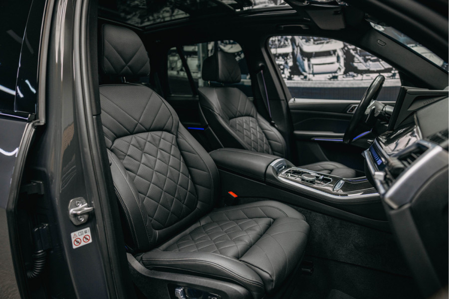 BMW X5 xDrive50e | Luxe stoelen | Luchtvering | Dravit Grau | Trekhaak | Stuur en stoelverwarming | Harman/Kardon |