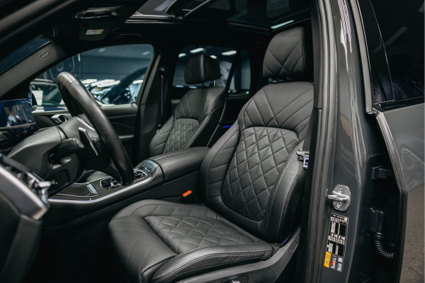 BMW X5 xDrive50e | Luxe stoelen | Luchtvering | Dravit Grau | Trekhaak | Stuur en stoelverwarming | Harman/Kardon |