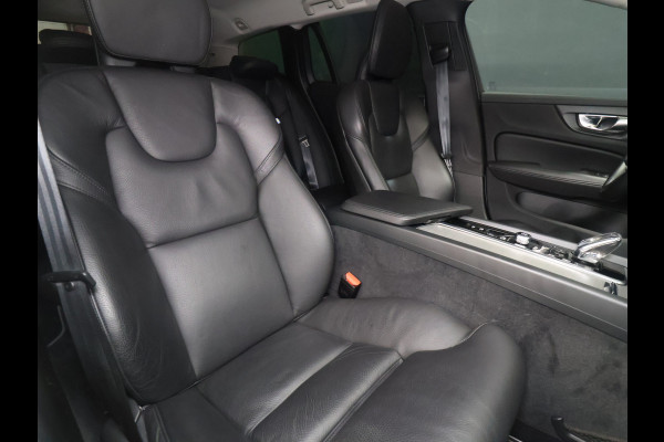 Volvo V60 2.0 B3 Inscription [TREKHAAK INKLAPBAAR, MEMORY SEAT, HARMAN/KARDON, APPLE CARPLAY, ANDROID, STUURVERWARMING, CAMERA, ADAPTIVE CRUISE, STOELVERWARMING, VOL LEDER, PDC V+A, CLIMATE, NIEUWSTAAT]