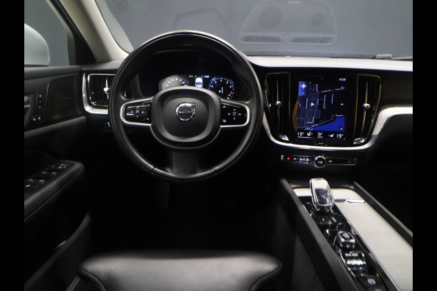 Volvo V60 2.0 B3 Inscription [TREKHAAK INKLAPBAAR, MEMORY SEAT, HARMAN/KARDON, APPLE CARPLAY, ANDROID, STUURVERWARMING, CAMERA, ADAPTIVE CRUISE, STOELVERWARMING, VOL LEDER, PDC V+A, CLIMATE, NIEUWSTAAT]