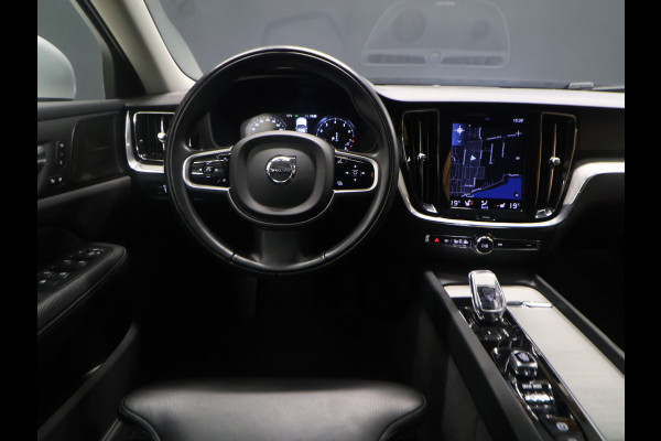Volvo V60 2.0 B3 Inscription [TREKHAAK INKLAPBAAR, MEMORY SEAT, HARMAN/KARDON, APPLE CARPLAY, ANDROID, STUURVERWARMING, CAMERA, ADAPTIVE CRUISE, STOELVERWARMING, VOL LEDER, PDC V+A, CLIMATE, NIEUWSTAAT]