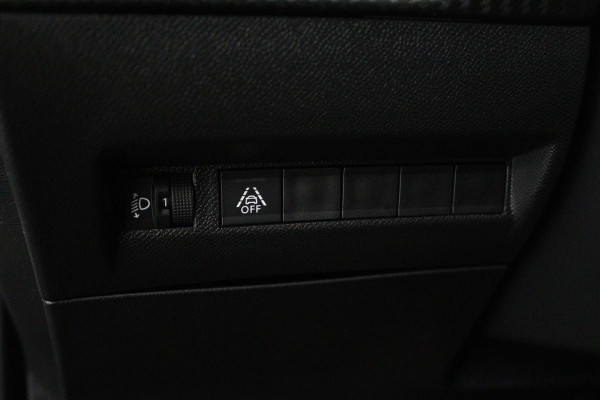 Peugeot 2008 1.2 PureTech Active (STOELVERWARMING, ACHTERUITRIJCAMERA, CRUISE CONTROL, SENSOREN, AUTOMAAT, LANE-ASSIST)