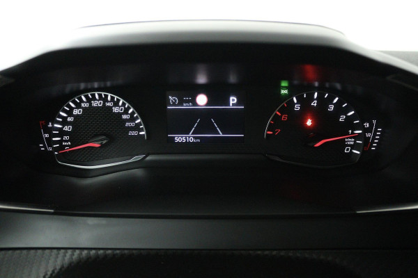 Peugeot 2008 1.2 PureTech Active (STOELVERWARMING, ACHTERUITRIJCAMERA, CRUISE CONTROL, SENSOREN, AUTOMAAT, LANE-ASSIST)